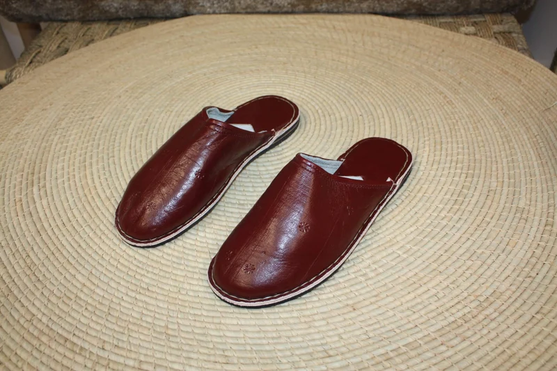 BABOUCHES en CUIR Rouge Bordeaux - Fabriqué Main ARTISANAT Marocain - Homme & Femme - Du 35 au 45 !