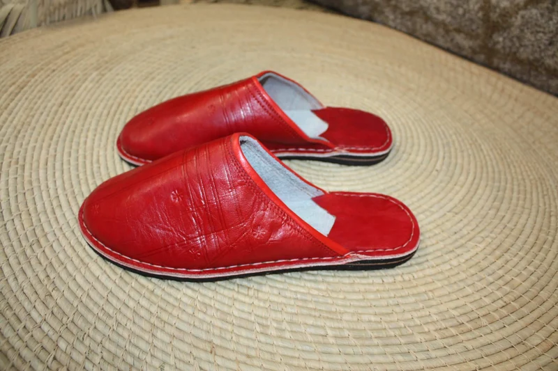 BABOUCHES en CUIR Rouge Ecarlate - Fabrication Berbères 100% ARTISANALE - Homme & Femme - Du 35 au 46 !