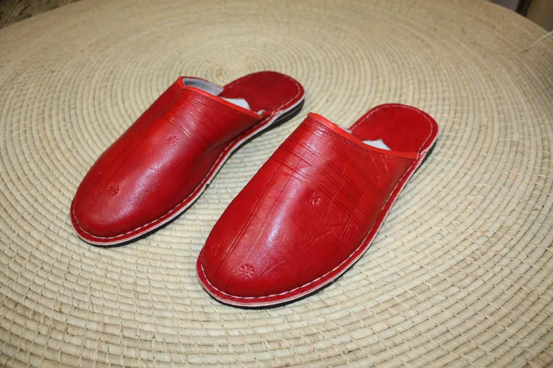 BABOUCHES en CUIR Rouge Ecarlate - Fabrication Berbères 100% ARTISANALE - Homme & Femme - Du 35 au 46 !