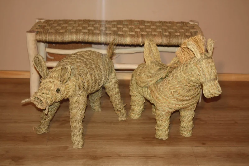 SANGLIER / CHEVAL / ANE en paille - Déco Tressé Palmier - Artisanat palmier rotin osier