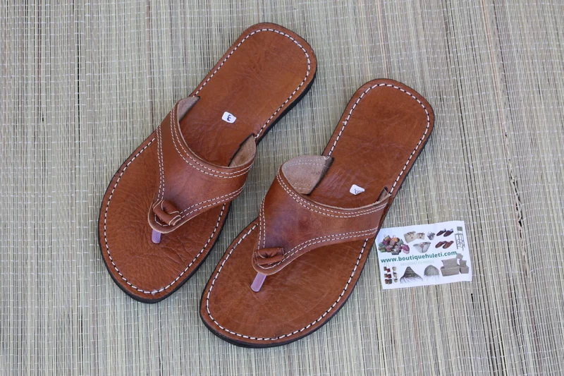 Sandales type Tongs - Homme & Femme - SUPERBE CUIR MARRON - Fait Main - Confort Qualité - Du 36 au 47