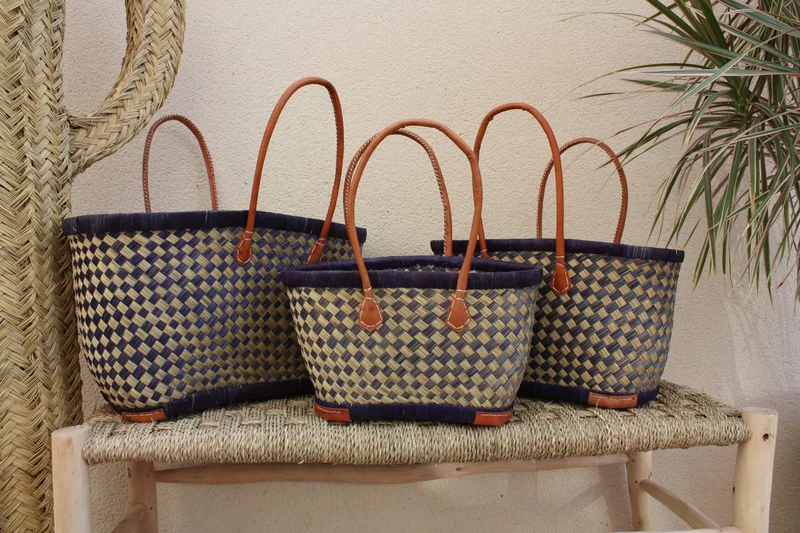Beau panier à courses - MADAGASCAR - Sac Cabas DAMIER Bleu & Naturel - Tressé à la main - 3 tailles au choix - plage osier paille