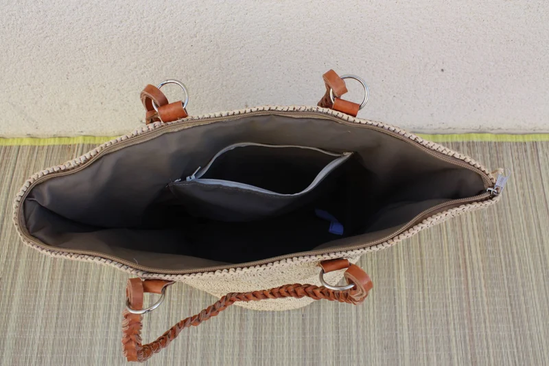 SAC CROCHET RAPHIA - Anses Tressées Cuir - Tressage serré & Pochette zippé - Entièrement Fait Main - Artisanat Madagascar -
