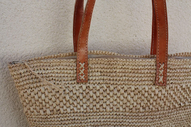 SAC CROCHET RAPHIA - Anses Longues - Double tressage & Pochette zippé - Entièrement Fait Main - Artisanat Madagascar -