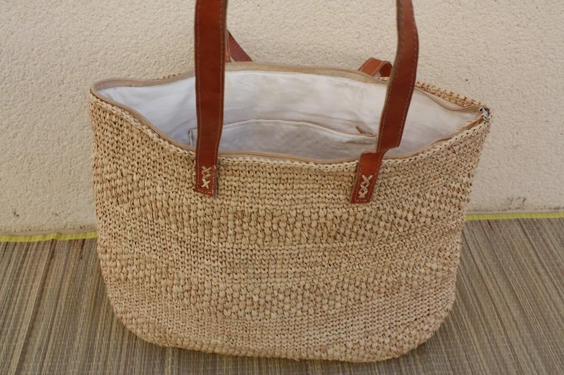 SAC CROCHET RAPHIA - Anses Longues - Double tressage & Pochette zippé - Entièrement Fait Main - Artisanat Madagascar -