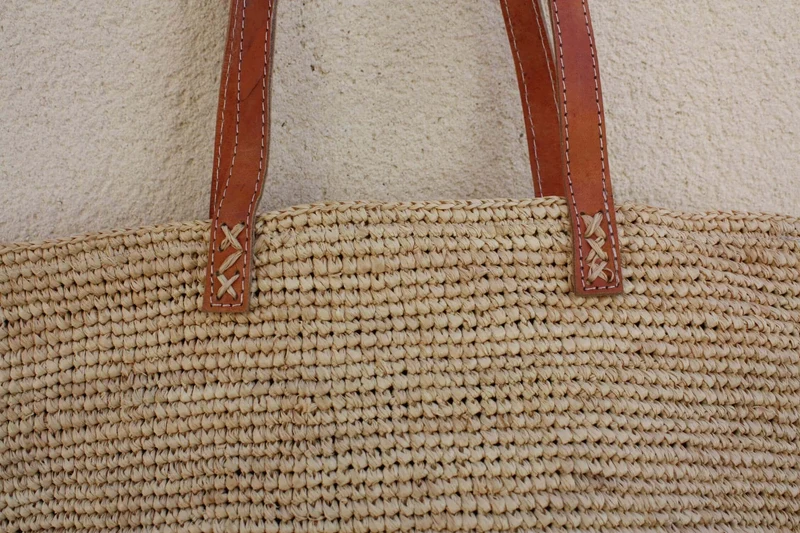 SAC CROCHET RAPHIA - Anses Longues Cuir - Fond rond & Poche intérieure - Entièrement Fait Main - Artisanat Madagascar -