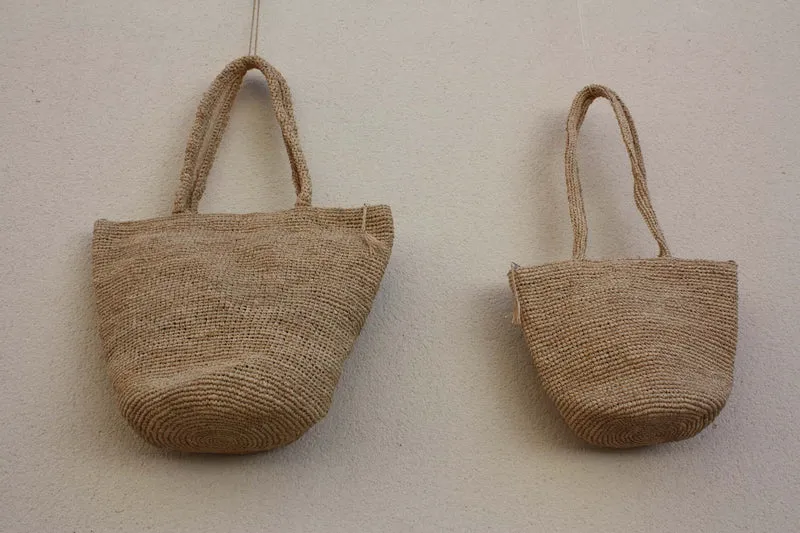 SAC CROCHET RAPHIA - Anses Longues Raphia - Intérieur Doublé avec Poche - Entièrement Fait Main - Artisanat Madagascar -
