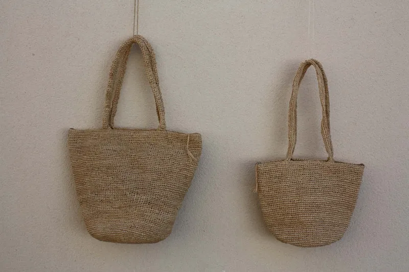 SAC CROCHET RAPHIA - Anses Longues Raphia - Intérieur Doublé avec Poche - Entièrement Fait Main - Artisanat Madagascar -