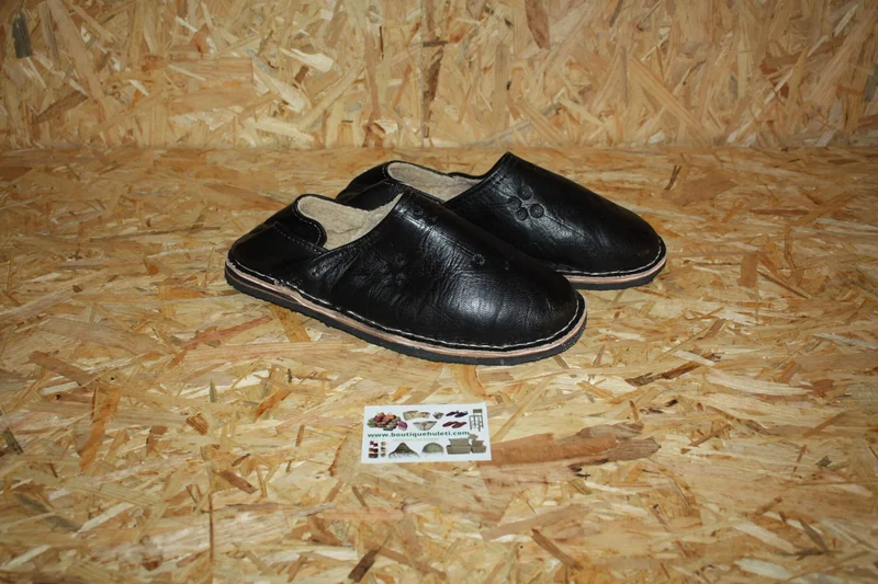 BABOUCHES NOIRES FOURRÉES - Polaire & Cuir - Chaleur et Confort - 100% Artisanal - Homme / Femme - Du 38 au 45 -