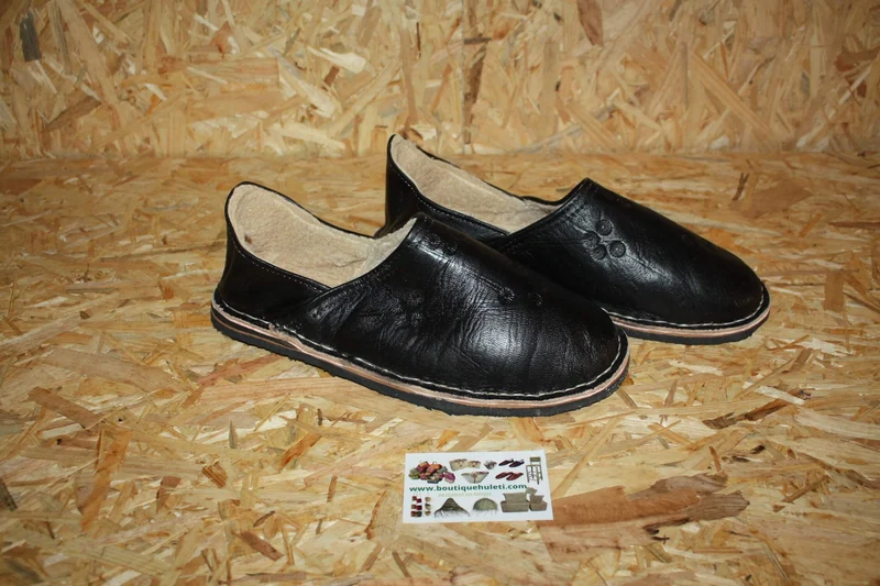 BABOUCHES NOIRES FOURRÉES - Polaire & Cuir - Chaleur et Confort - 100% Artisanal - Homme / Femme - Du 38 au 45 -