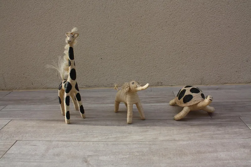 Petit Animaux en RAPHIA - Tressé Main - Tortue Girafe Éléphant - Artisanat de Madagascar - Décoration Sculpture Statue