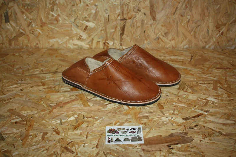 BABOUCHES CAMEL FOURRÉES - Polaire & Cuir - Chaleur et Confort - 100% Artisanal - Homme / Femme - Du 38 au 45 -
