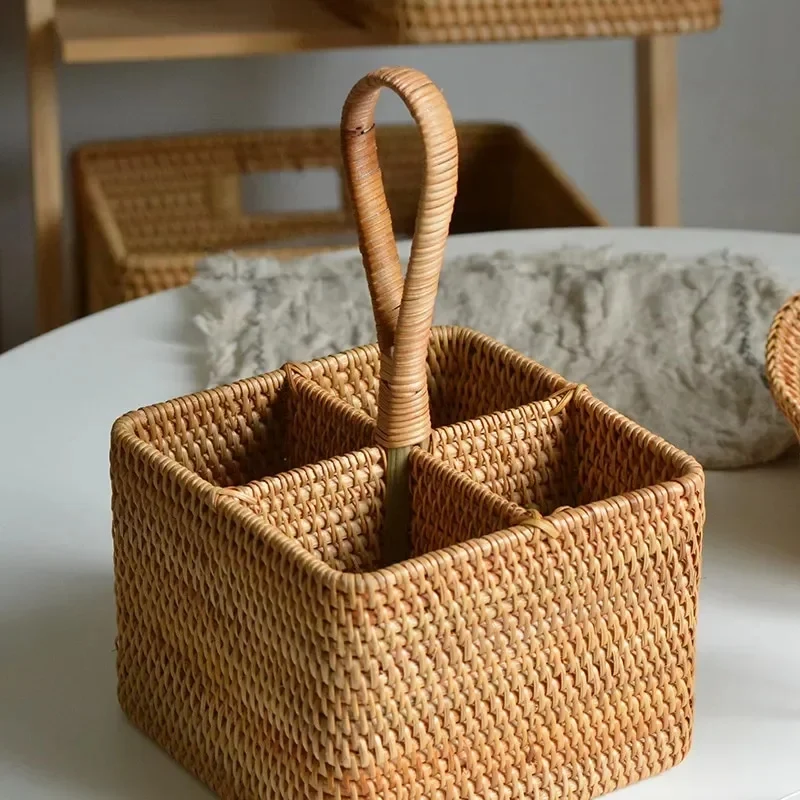 Accessoire Décoration en Rotin en Forme de Panier Carré