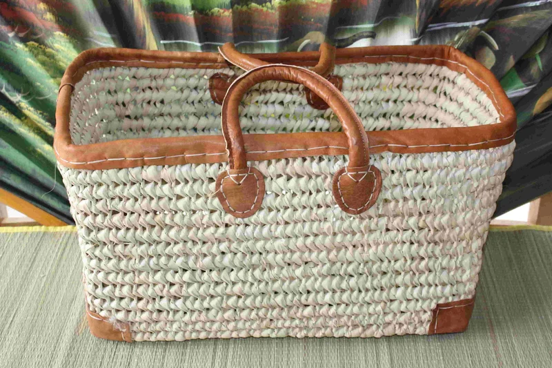 SUPERBE Panier en palmier nain - Anses et bordures cuir - Sac , cabas , paille , osier , rotin , courses , deco , plage, marchés ...