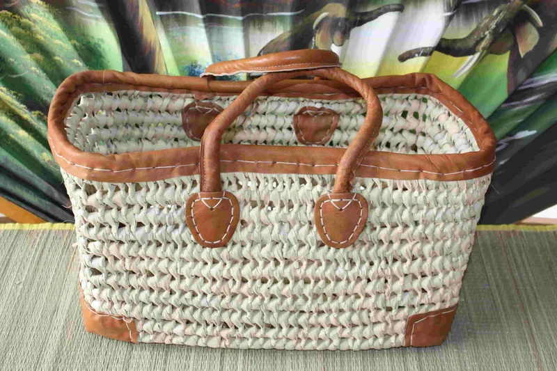 SUPERBE Panier en palmier nain - Anses et bordures cuir - Sac , cabas , paille , osier , rotin , courses , deco , plage, marchés ...