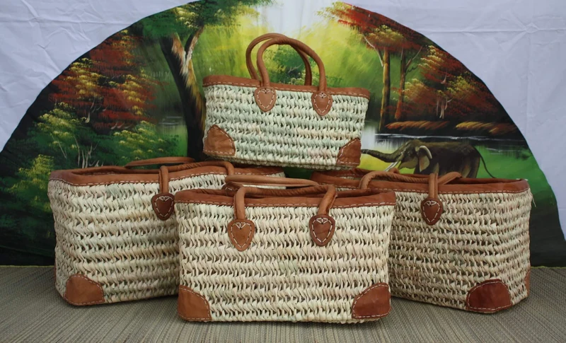 SUPERBE Panier en palmier nain - Anses et bordures cuir - Sac , cabas , paille , osier , rotin , courses , deco , plage, marchés ...