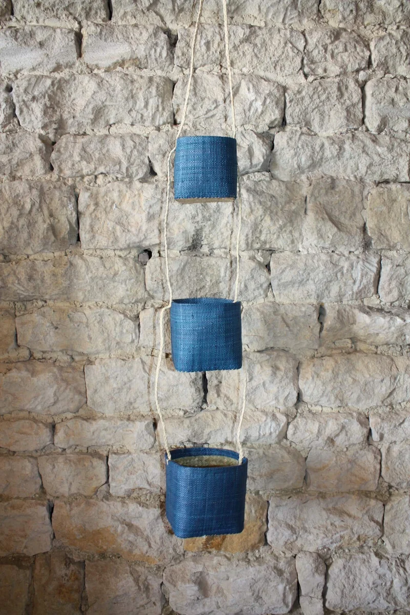 3 paniers suspendus - Porte plantes ou épices - Petits pots de rangement SUPERBE DECO - rabane osier rotin