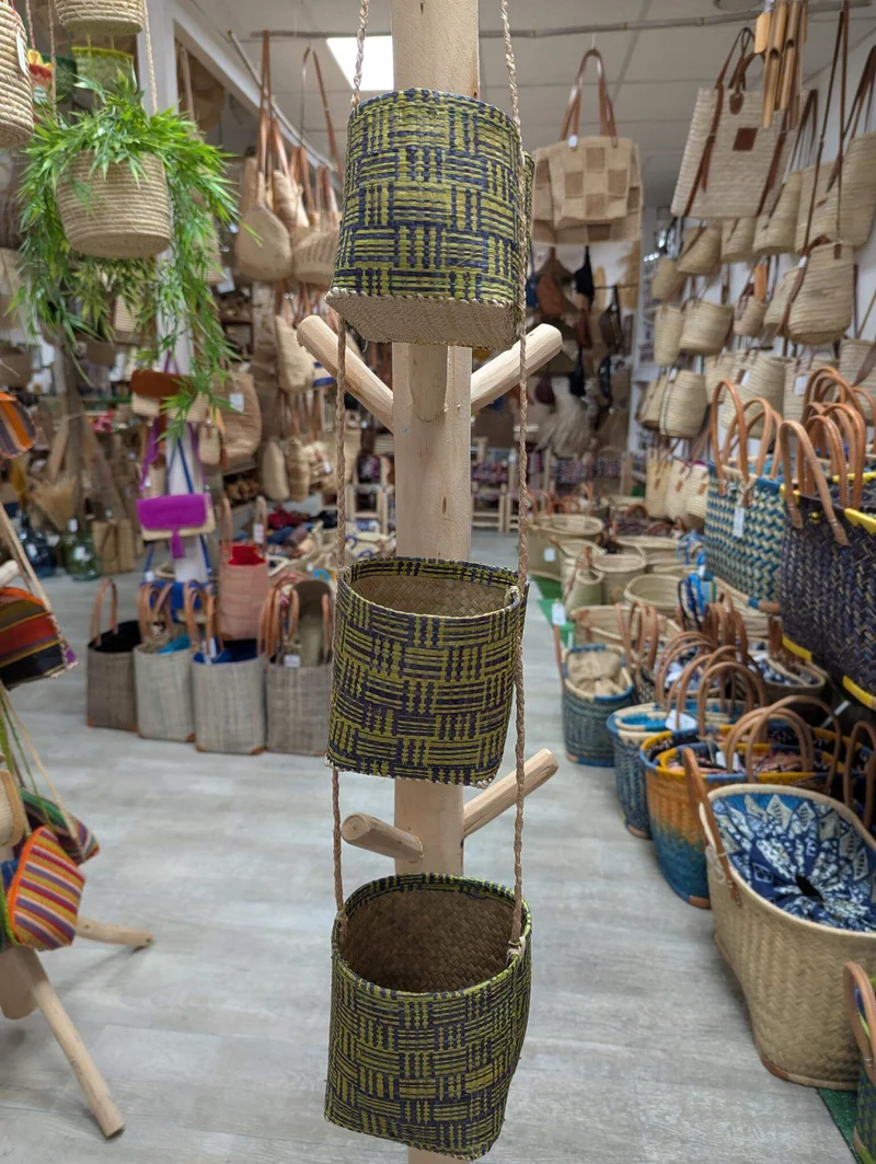 3 paniers suspendus - Porte plantes ou épices - Petits pots de rangement SUPERBE DECO - rabane osier rotin