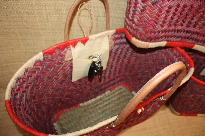 Cabas à courses Panier ARTISANAL MADAGASCAR - Naturel & Rouge - Tressé à la main - 3 tailles au choix - osier rotin paille