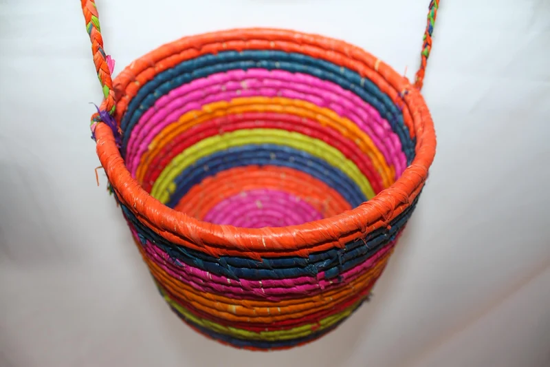 3 Paniers suspendus - CROCHET RAPHIA - Porte épices , plantes ou rangements - MULTICOLORE -