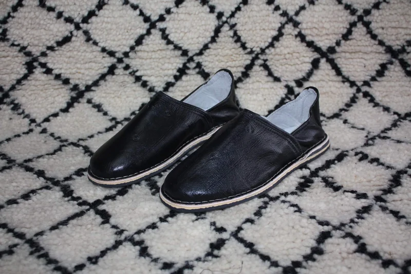 Babouches CUIR Noir avec Talons - Fabrication Marocaine 100% FAIT MAIN - Homme & Femme - Du 38 au 45 -