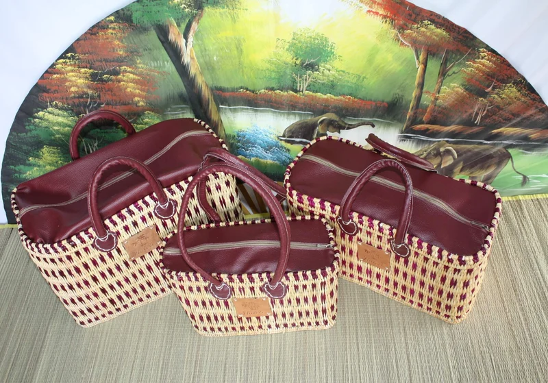 Panier en Jonc Fuchsia - FERMETURE zip ÉCLAIR - Sac MAROCAIN cabas courses , marchés , travail , plage ... Anses courtes et longues