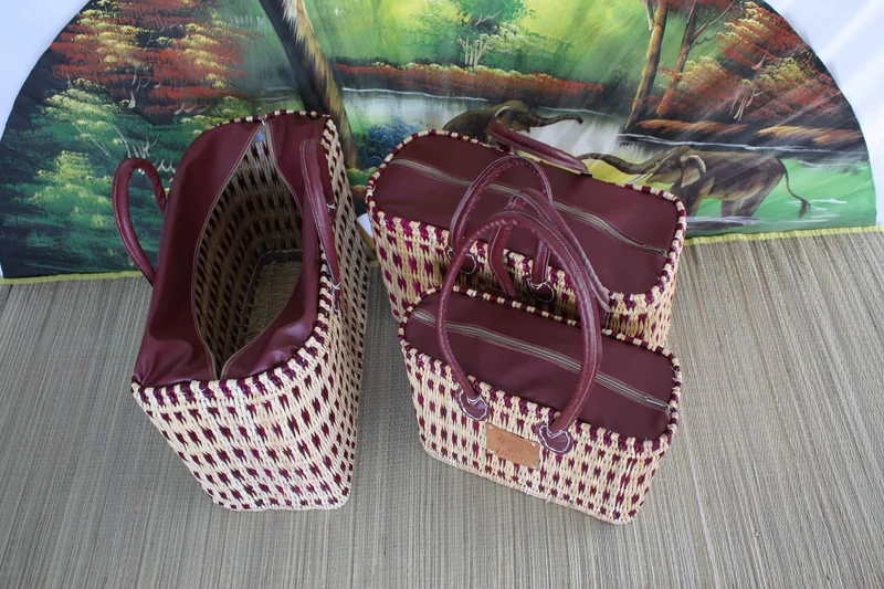 Panier en Jonc Fuchsia - FERMETURE zip ÉCLAIR - Sac MAROCAIN cabas courses , marchés , travail , plage ... Anses courtes et longues