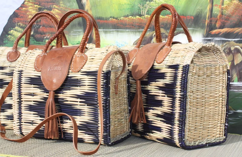Panier Valise Bleu fermeture Cuir Magnétique - Superbe Sac à main original - CRÉATION UNIQUE HULÉTI