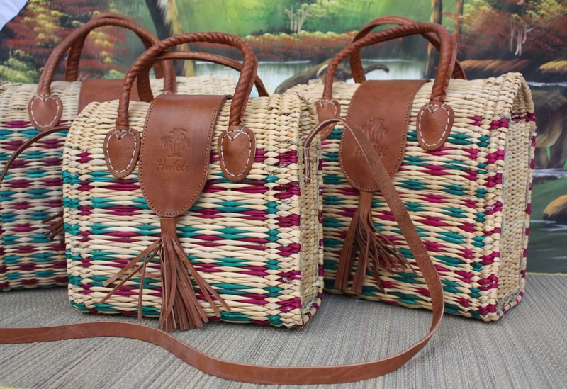 Panier Valise Bicolore fermeture magnétique - JONC + CUIR - Sac à main Tressé main - CRÉATION UNIQUE HULÉTI
