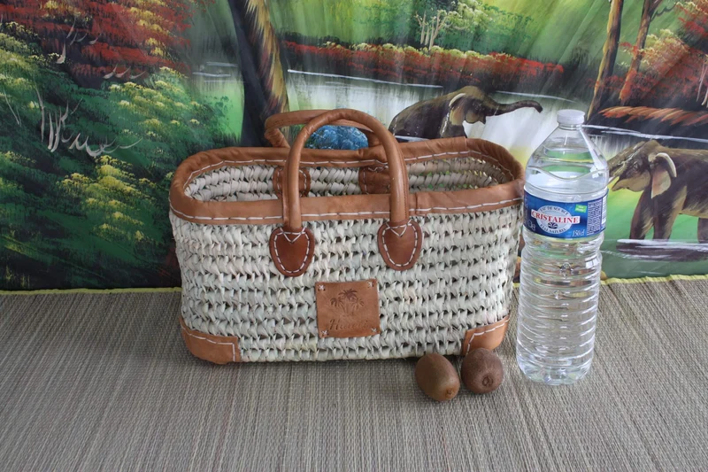 MAGNIFIQUE Panier en palmier nain - Grand RENFORTS CUIR - Sac cabas de courses, marché, plage - Original et Solide -