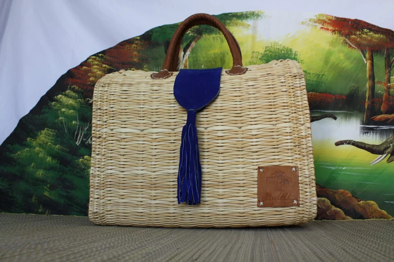 Panier qui ferme par rabat Daim - Sac à main avec bandoulière ou Cabas à courses chic : Choisissez celui qui vous convient ! CRÉATION UNIQUE
