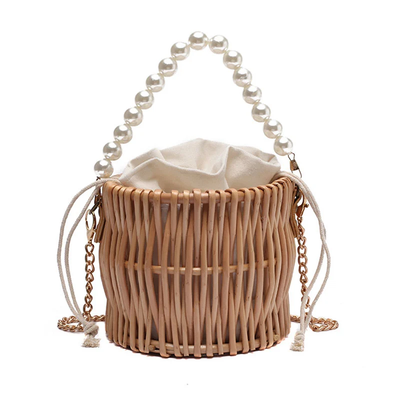 Sac à main en rotin tissé en forme de panier