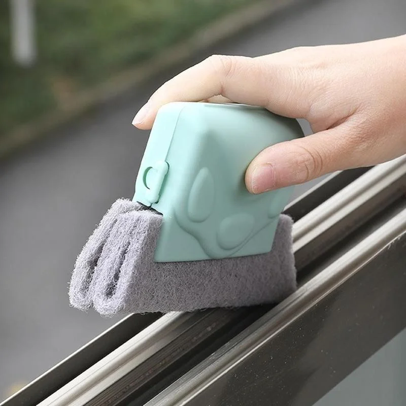 Brosse pour rails de fenêtres et recoins