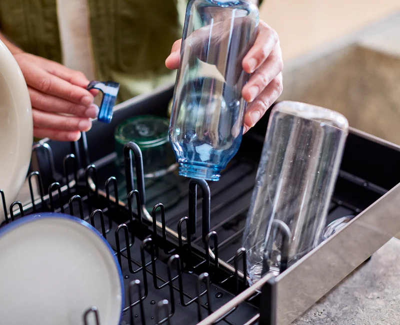 Égouttoir à Vaisselle et à Verres à Vin Noir Extend™ Steel Plus