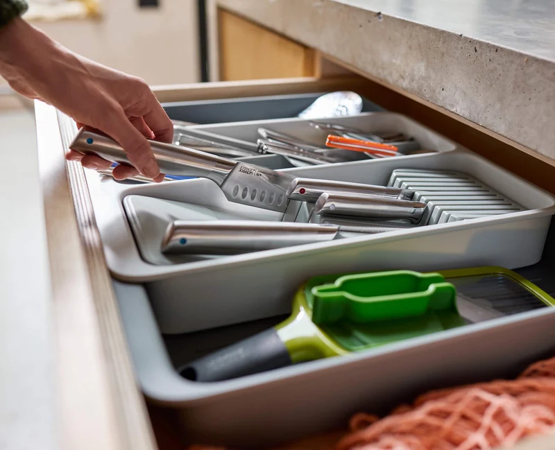 Range-Couverts et Couteaux Extensible et Étagé Drawerstore™