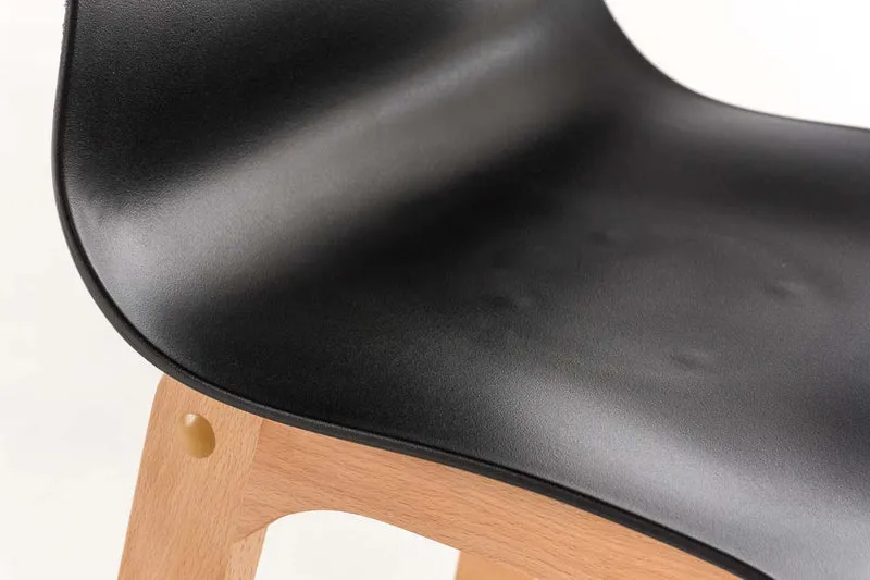 Tabouret de bar design scandinave x1 structure de 4 pieds en bois assise en plastique noir 10_0004943