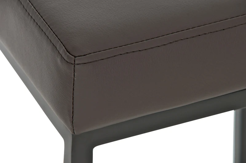 Lot de 2 tabourets de bar avec repose-pieds design simple hauteur 85 cm en PVC marron et métal noir 10_0004379