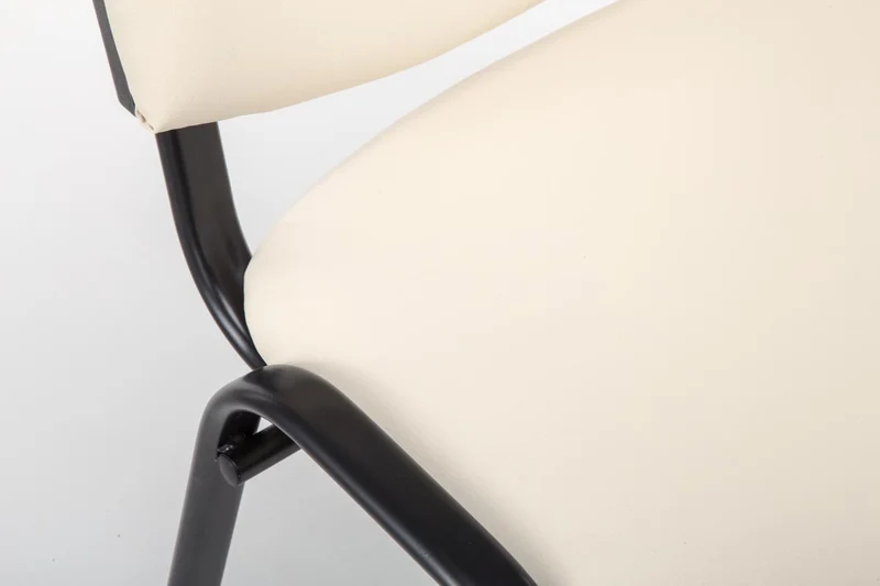 Chaise visiteur assise rembourrée en synthétique crème BUR10072
