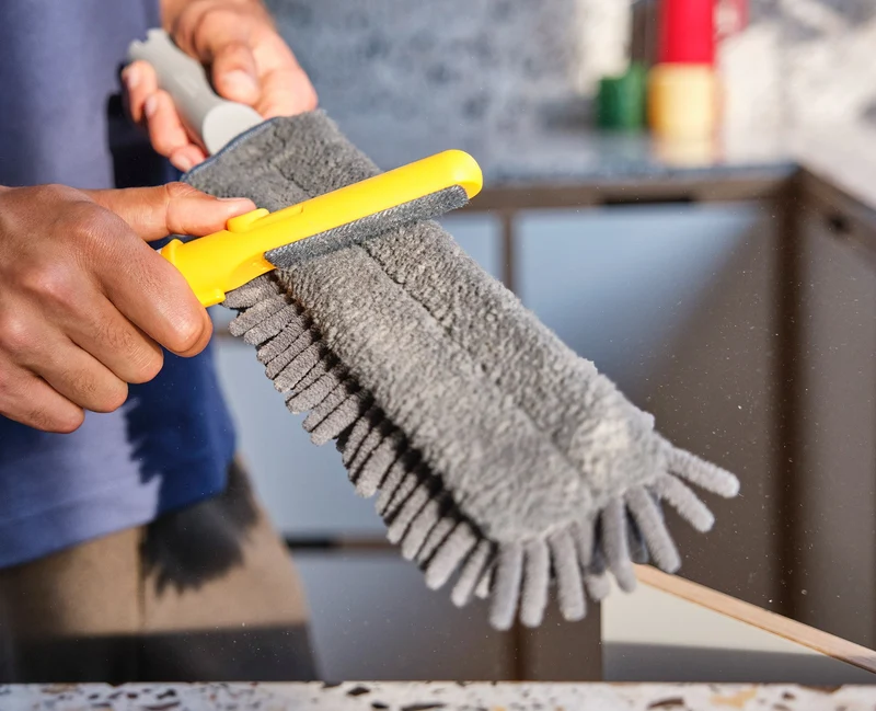 Plumeau Multi-surfaces avec Étui 3-en-1 CleanTech™
