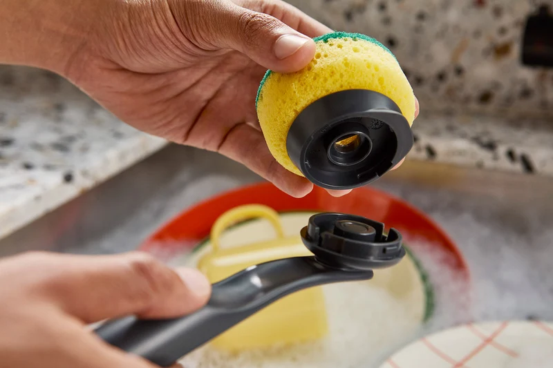 Brosse à Vaisselle avec Tête de Rechange SinkTech™