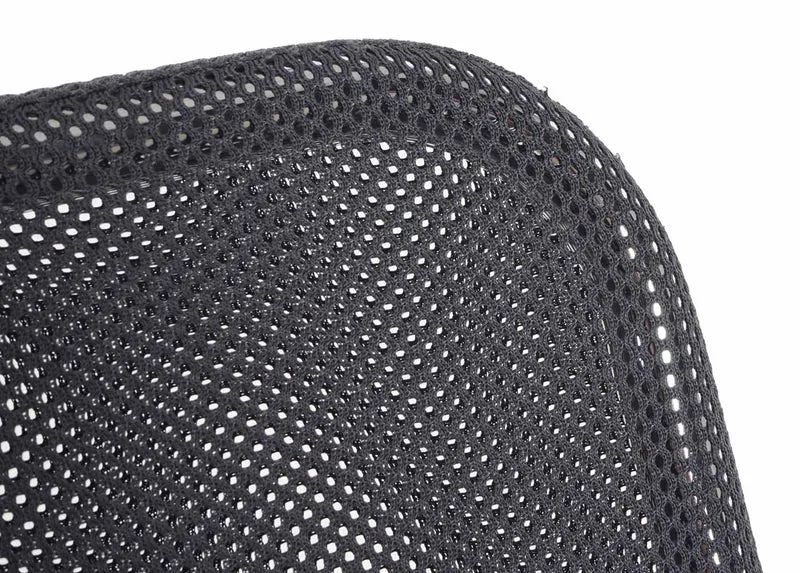 Lot de 4 chaises visiteur empilables avec accoudoirs structure métallique assise et dossier en mesh coloris anthracite 04_0011388