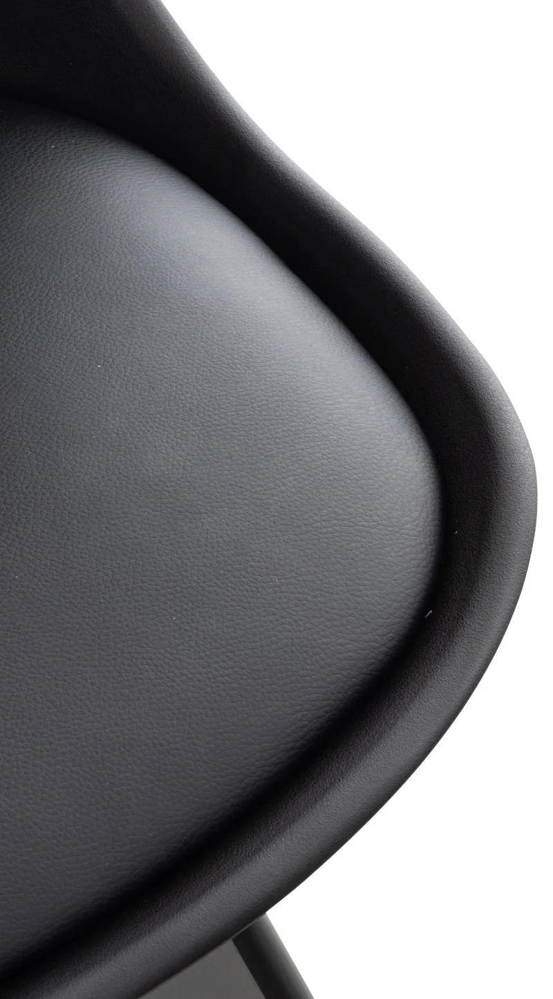 Lot de 4 chaises de salle à manger design moderne en PVC et plastique noir et pieds en bois noir 10_0001845