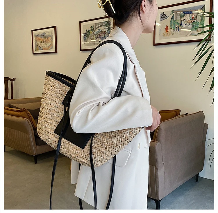 Sac de plage noir en rotin tissé