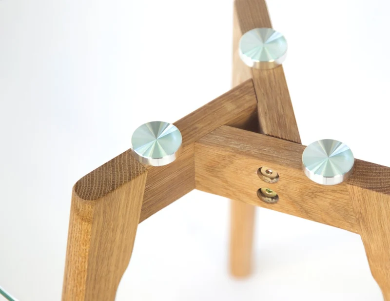 Set de deux tables basses plateau en verre pied en bois TABA06006