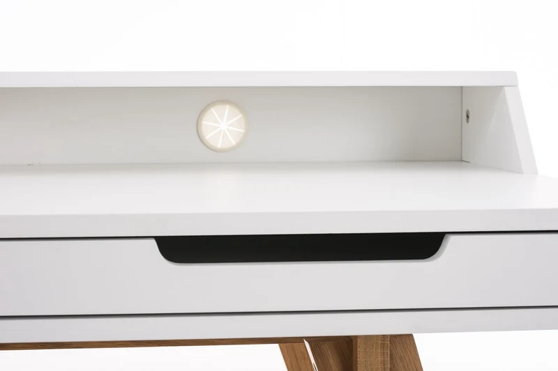 Bureau style scandinave avec tiroirs et étagère 110 cm de longueur BUR10198