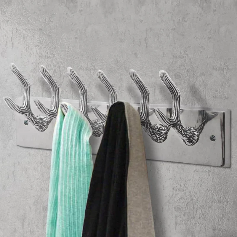 Porte-manteau mural en aluminium argent avec 6 crochets 49x9x18 cm DEC024184