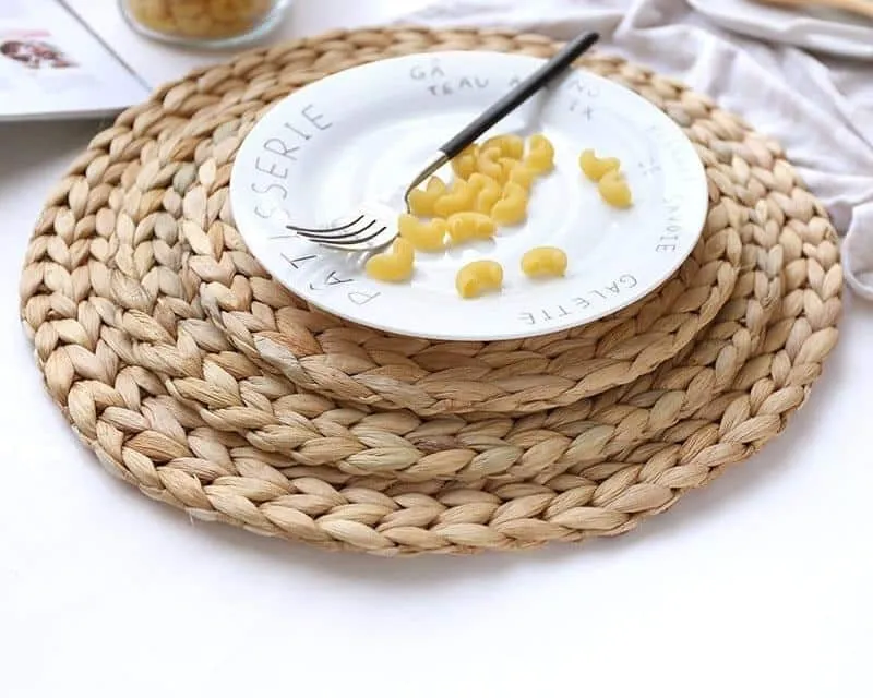 Dessous de plat rond en rotin tissé