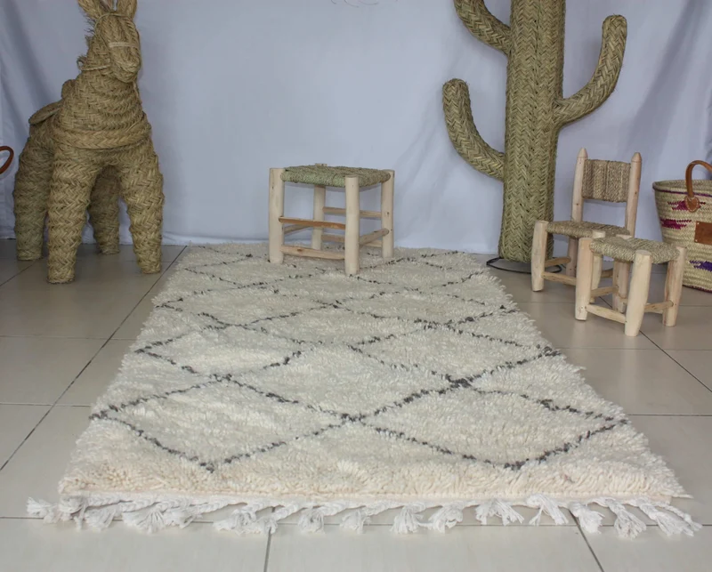 LONG & GRAND Tapis Marocain Blanc Beni Ouarain - Motif Losange Noir - Artisanal Berbère - 100% Laine de mouton