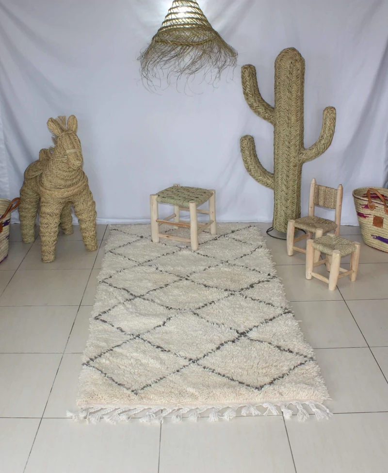 LONG & GRAND Tapis Marocain Blanc Beni Ouarain - Motif Losange Noir - Artisanal Berbère - 100% Laine de mouton
