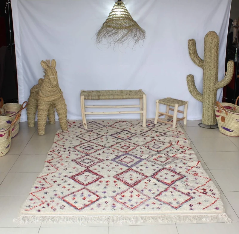 SUPERBE & GRAND Tapis Marocain Beni Ouarain - 100% Laine de mouton - Motif Coloré Rose / Violet - Artisanat Berbère -